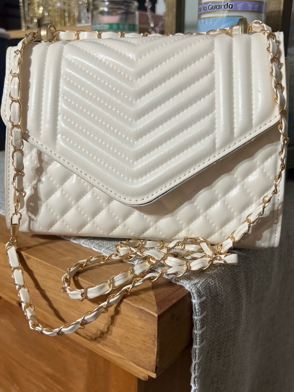 Chic Quilted Crossbody Bag in Cream